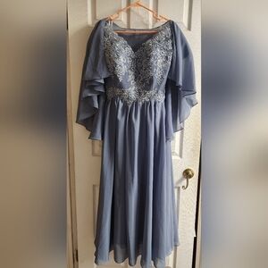Elegant Blue Lace Evening Dress